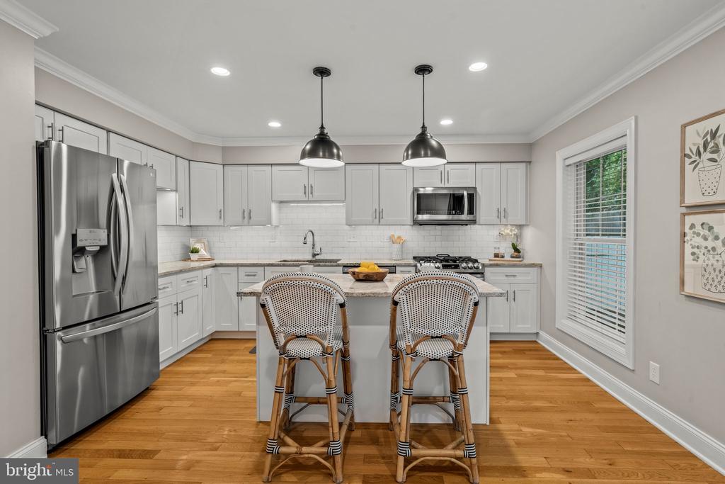 100 PARKER AVENUE 10