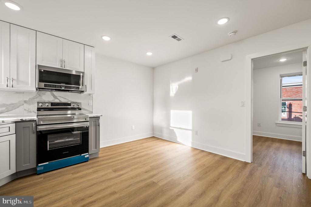 2104 N 8TH STREET