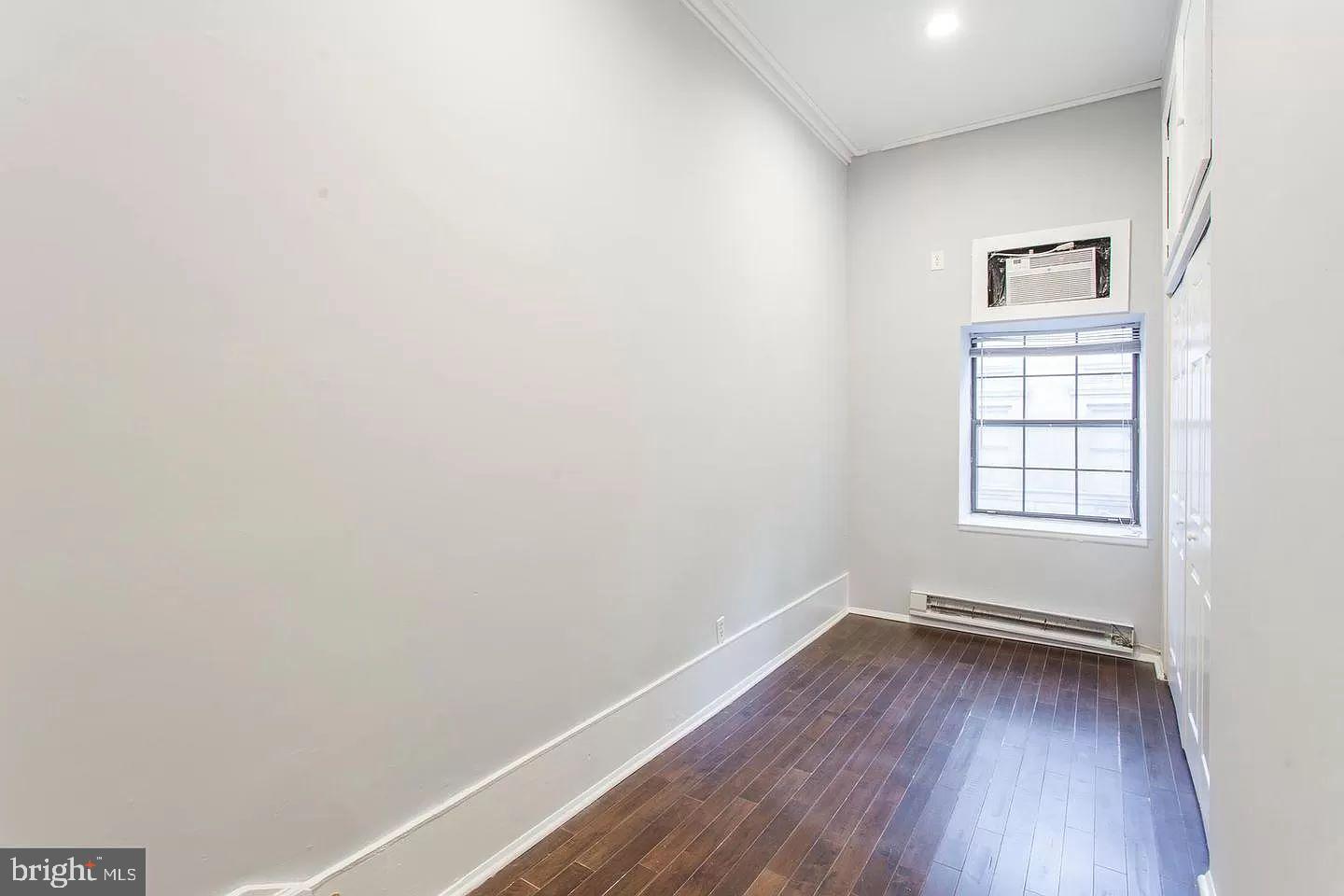 2015 WALNUT STREET 202
