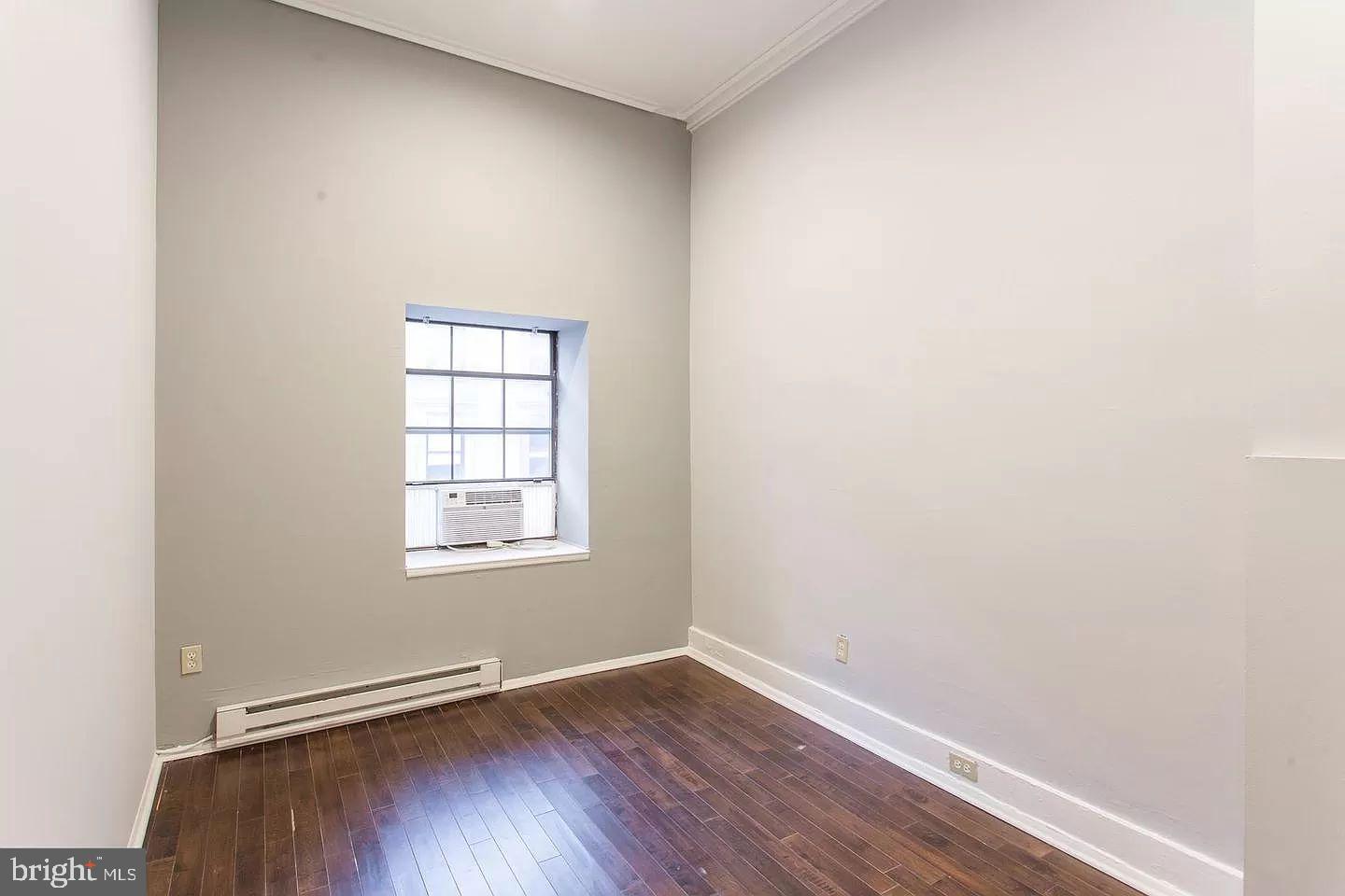 2015 WALNUT STREET 202