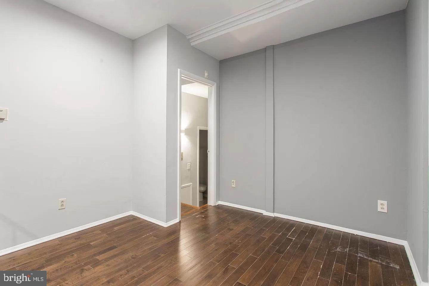 2015 WALNUT STREET 202