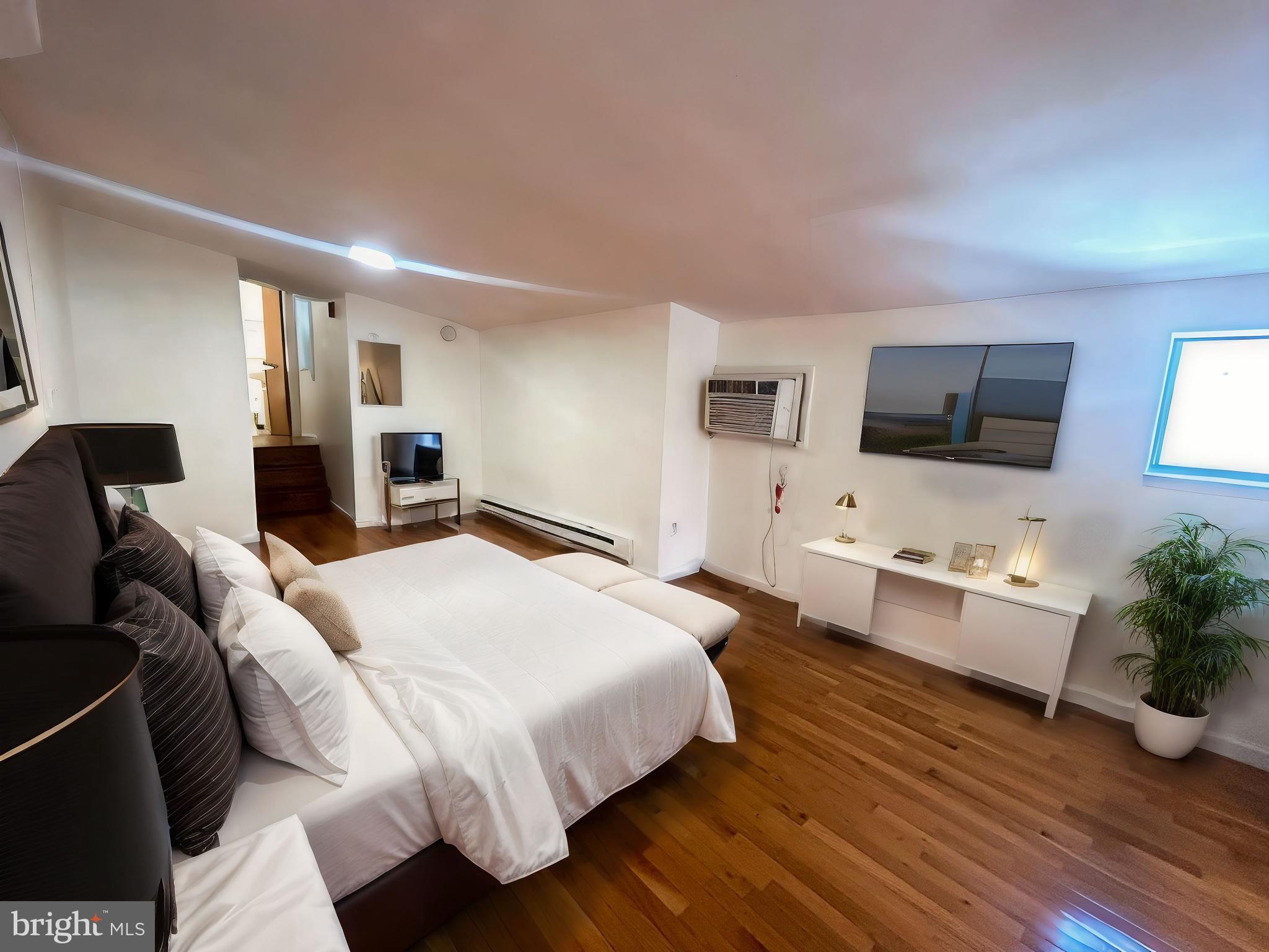 2015 WALNUT STREET 307