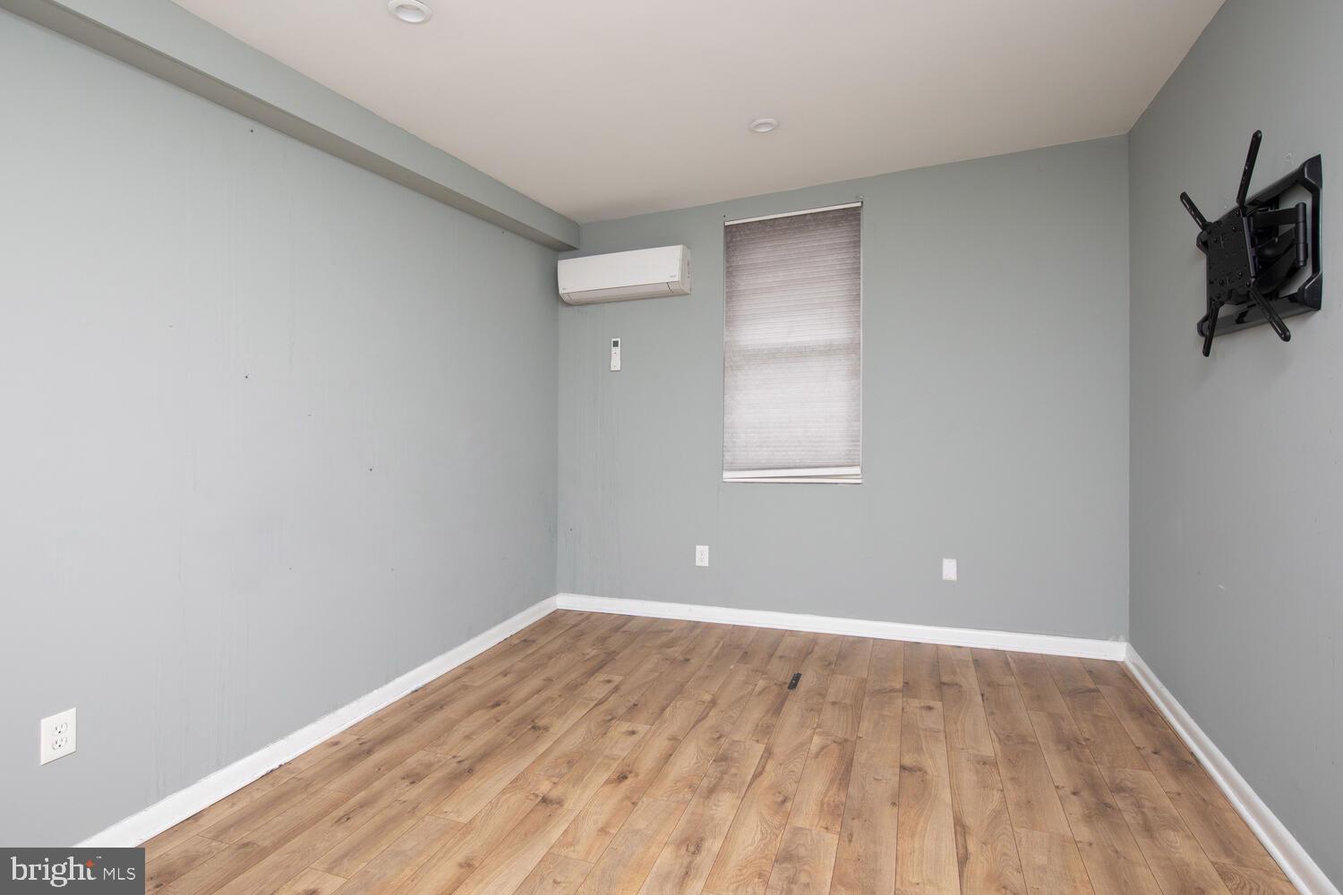 1006 S 8TH STREET