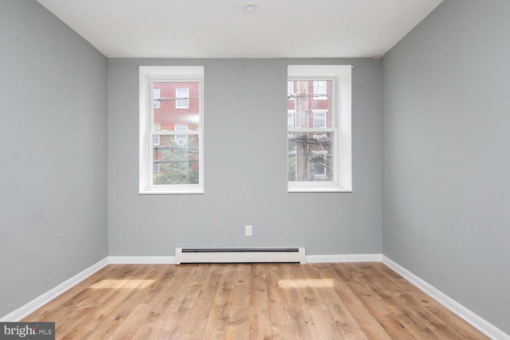 1006 S 8TH STREET