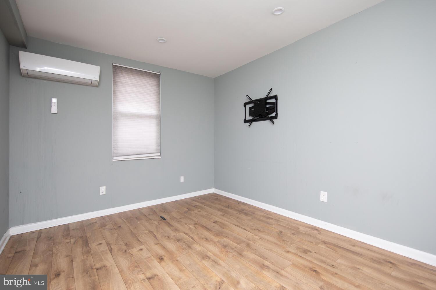 1006 S 8TH STREET