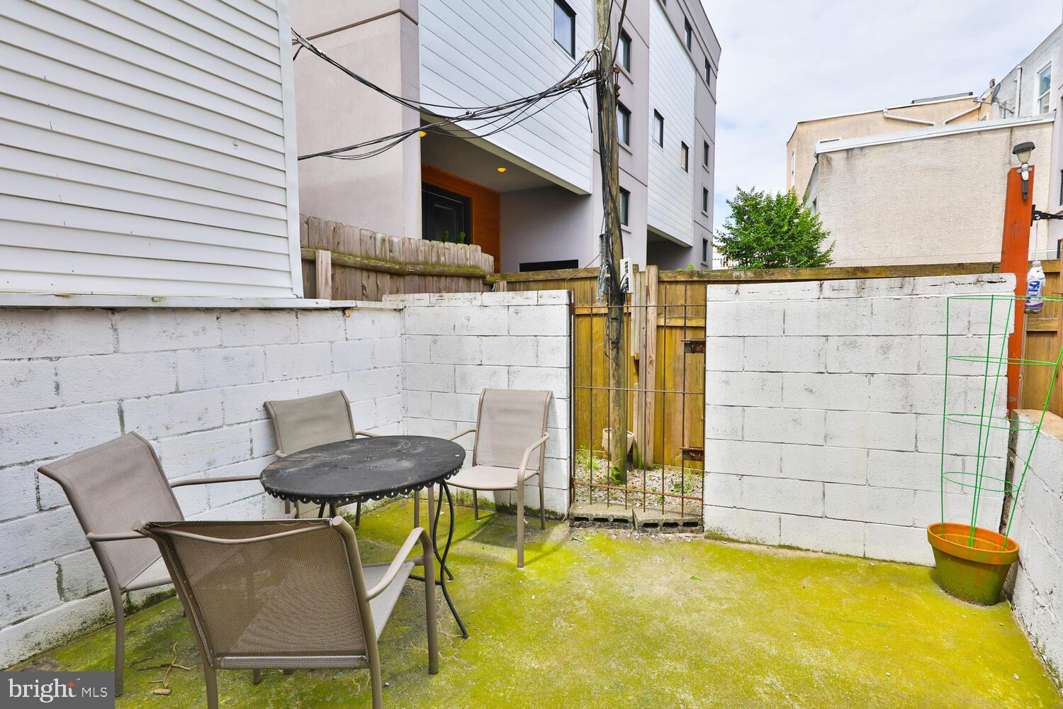 1006 S 8TH STREET