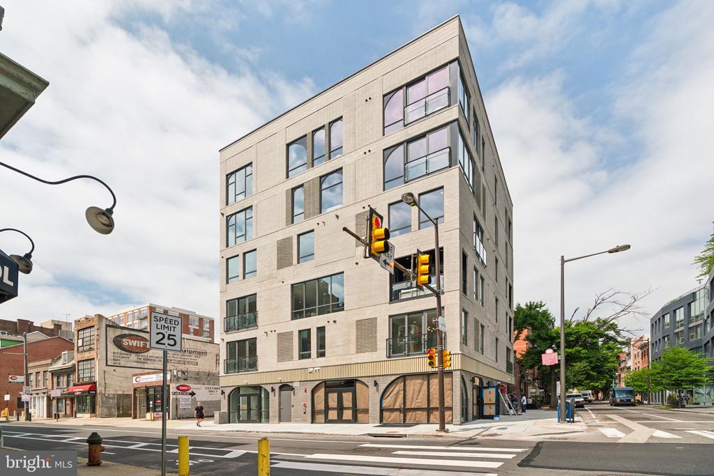160 N 2ND STREET 64 201