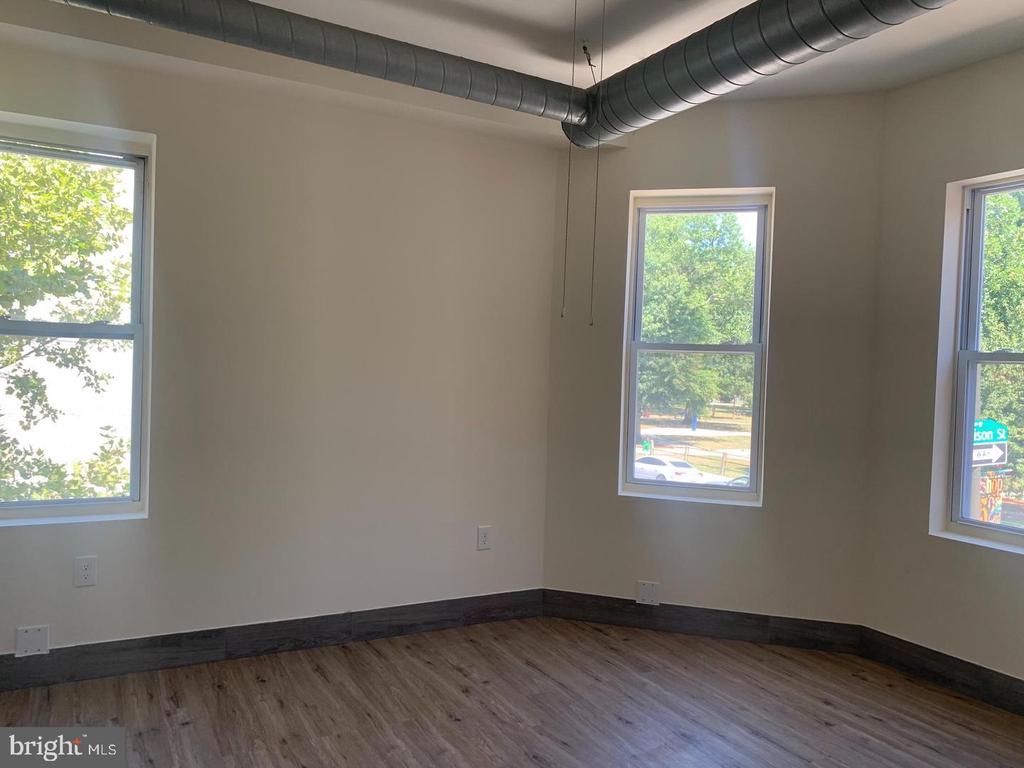 434 S 52ND STREET 3F