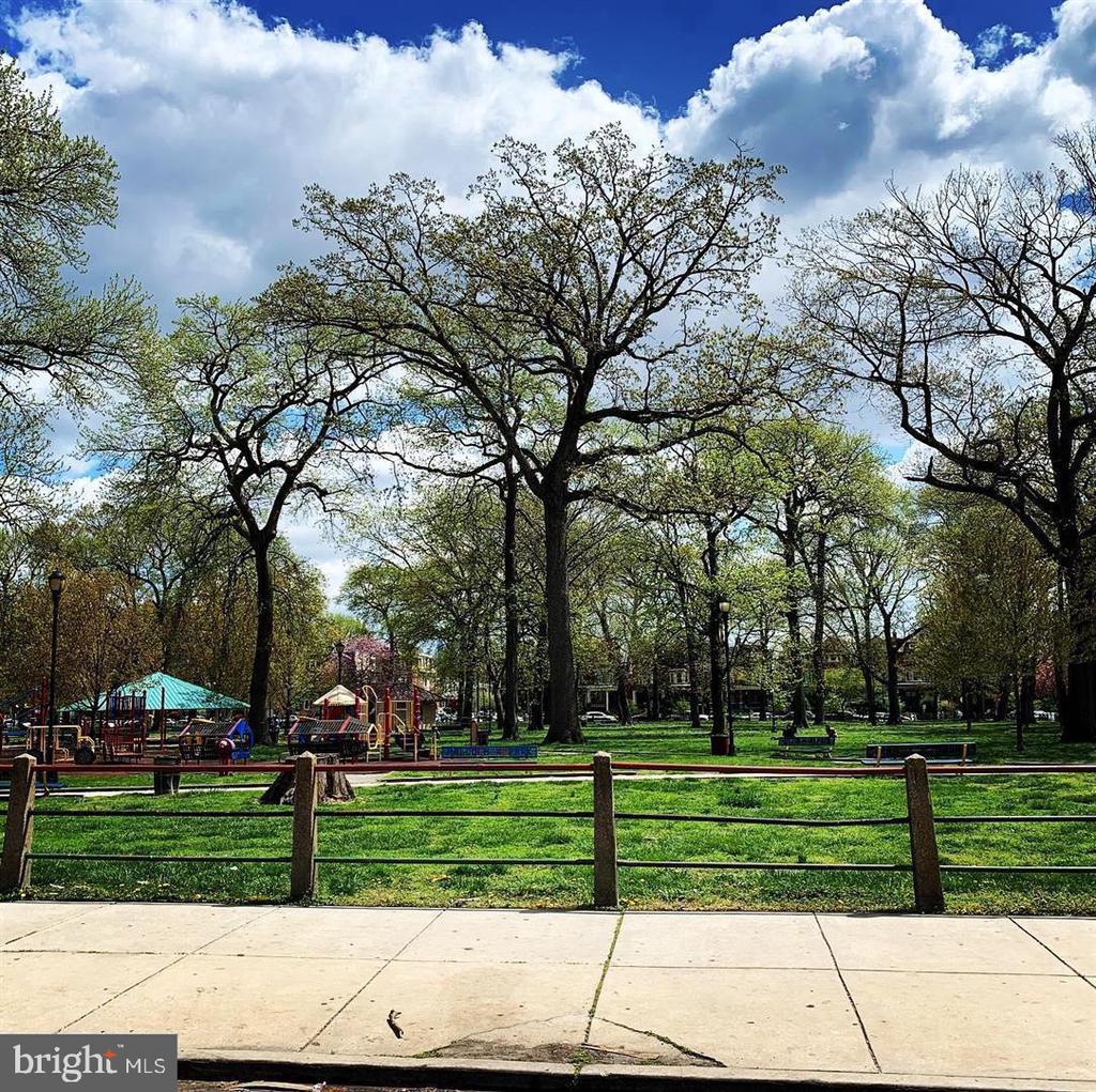 434 S 52ND STREET 3F
