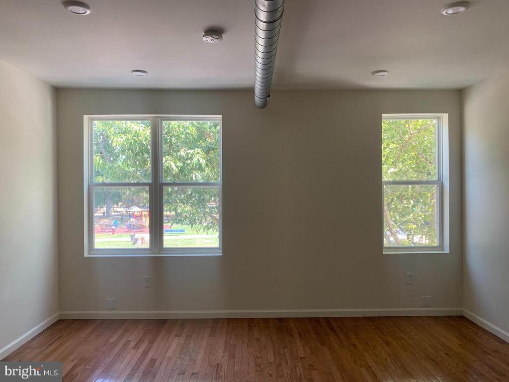 434 S 52ND STREET 3F