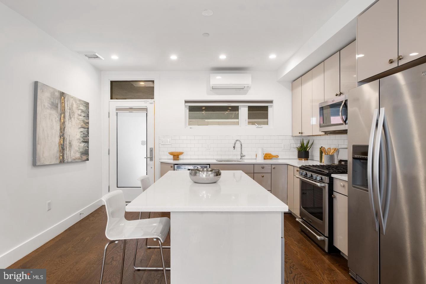 2019 BLAIR STREET 3A