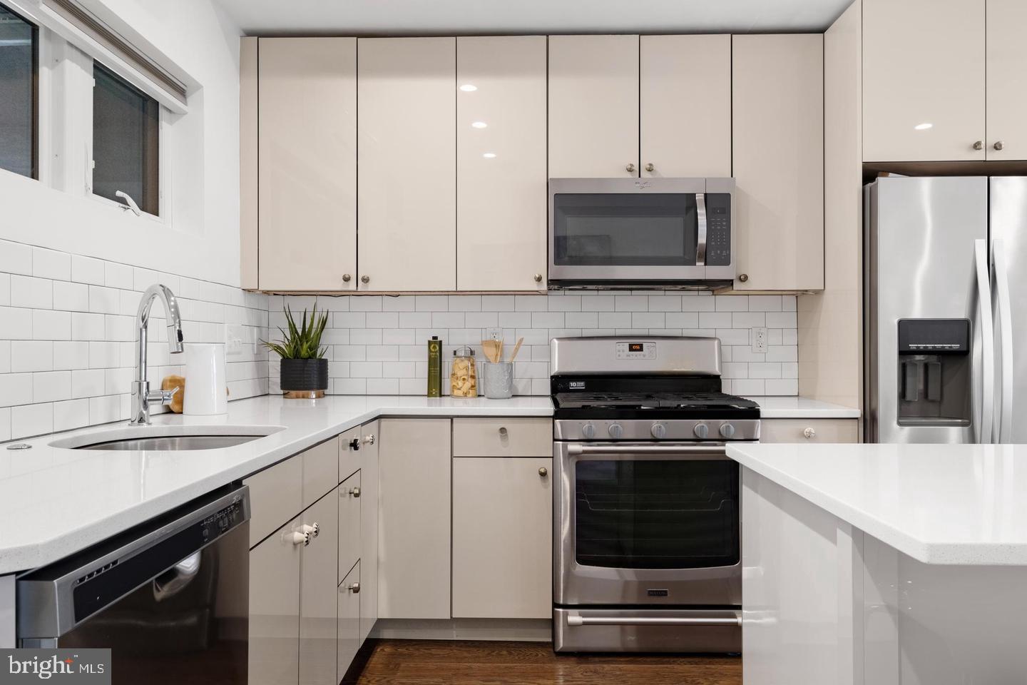2019 BLAIR STREET 3A