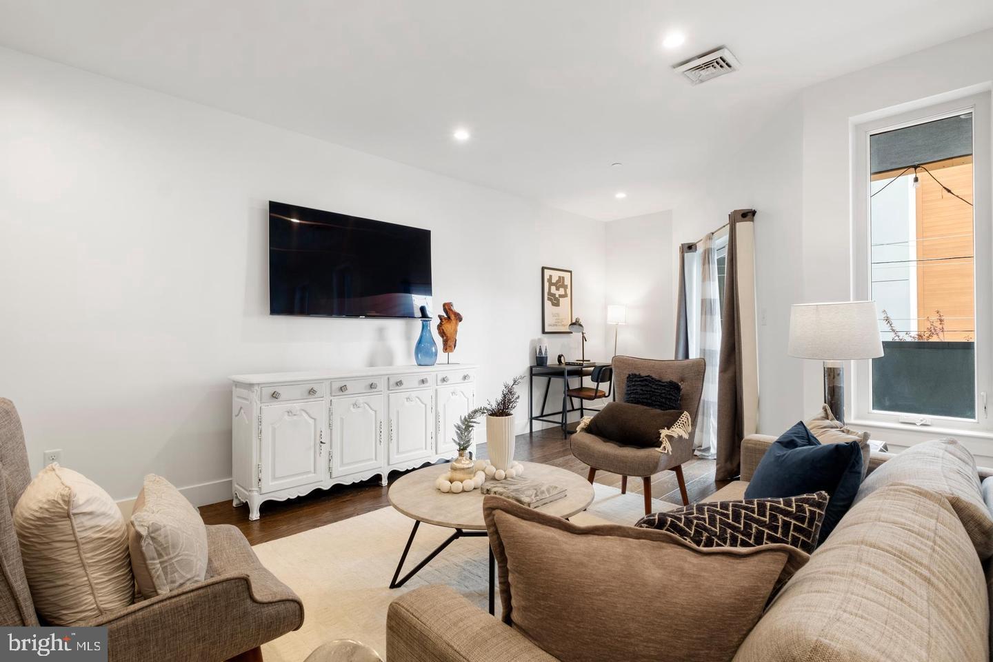 2019 BLAIR STREET 3A