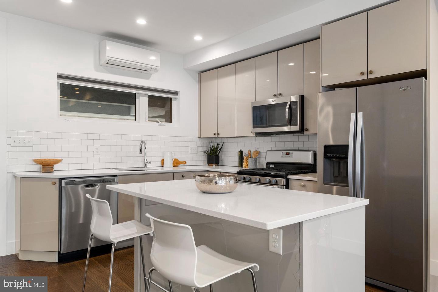 2019 BLAIR STREET 3A