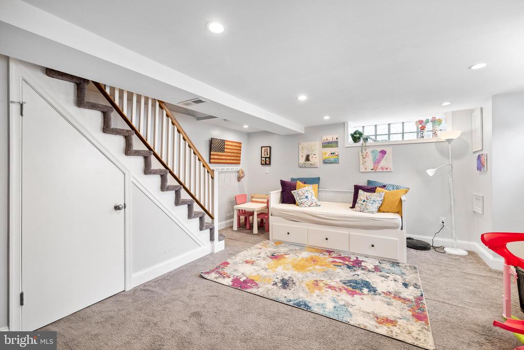 3619 GYPSY LANE