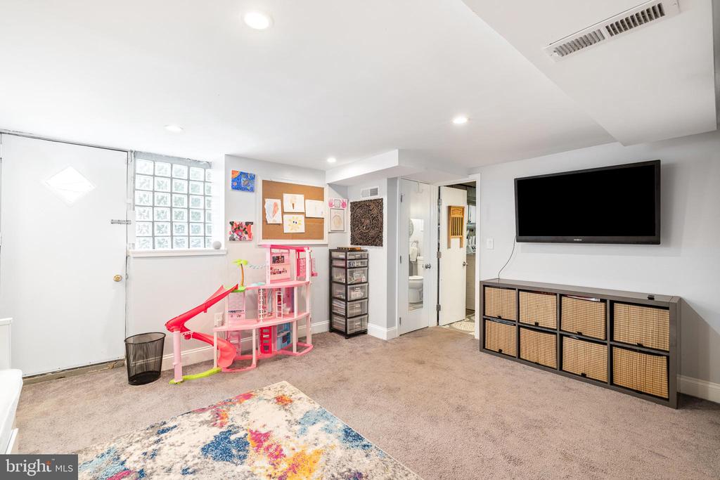 3619 GYPSY LANE