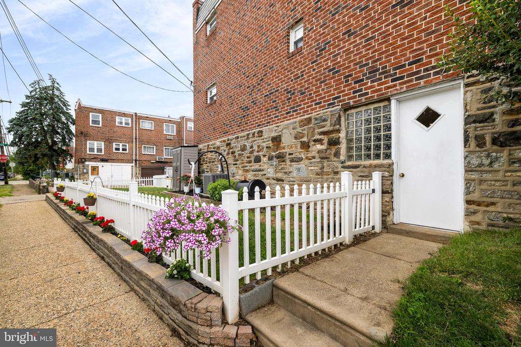 3619 GYPSY LANE