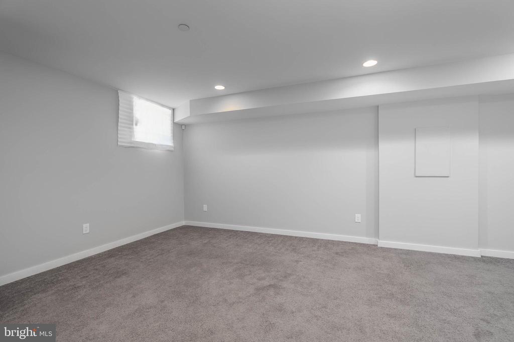 14 W PALMER STREET