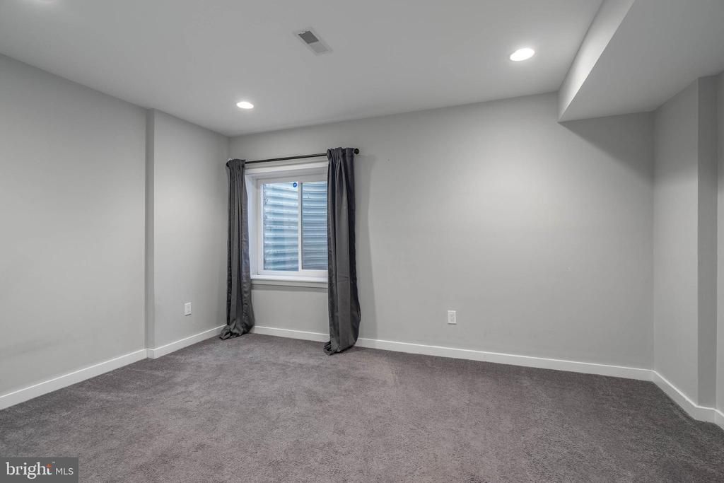 14 W PALMER STREET