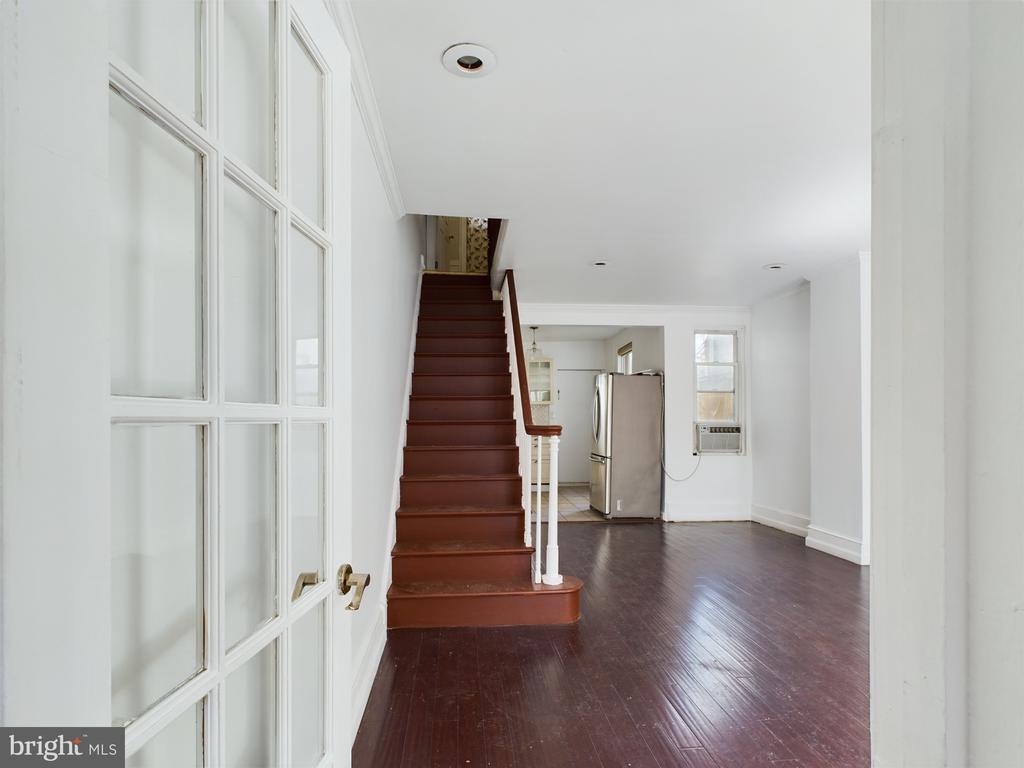 2043 GERRITT STREET