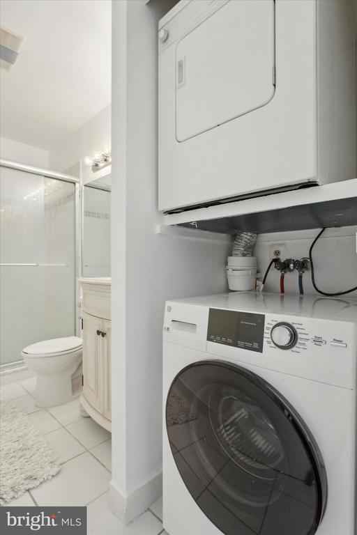 924 SPRUCE STREET 102