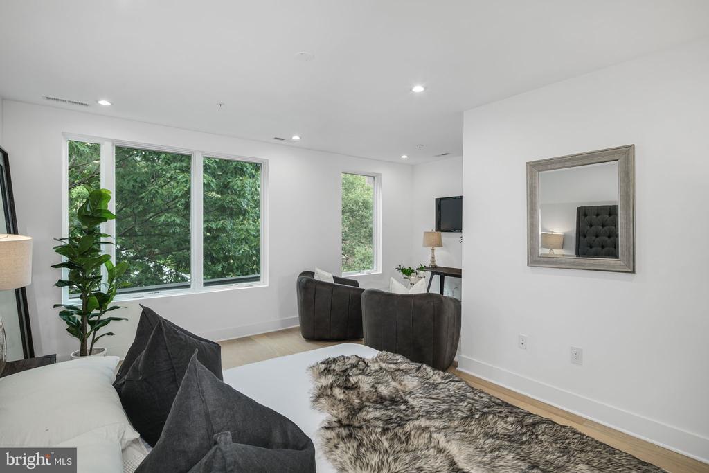 48 N 3RD STREET 4