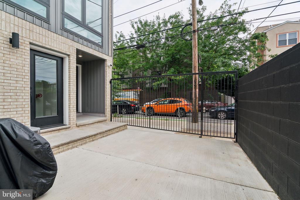 2200 CHRISTIAN STREET A1