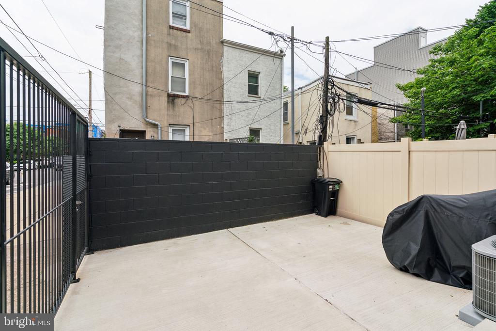 2200 CHRISTIAN STREET A1