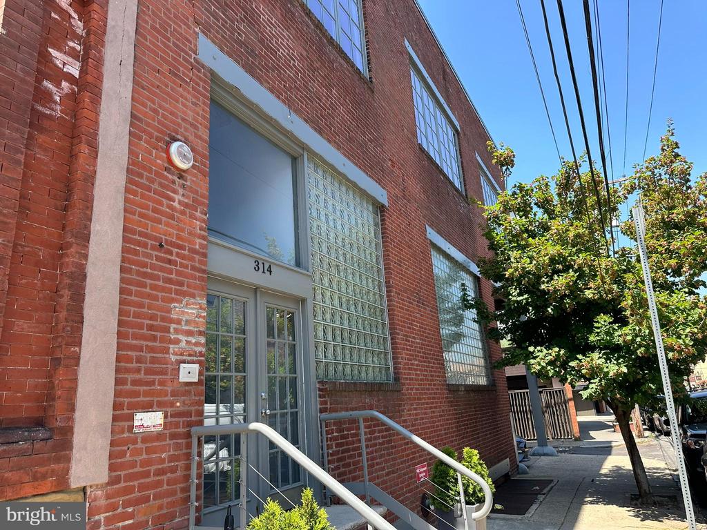 314-18 BROWN STREET 1B