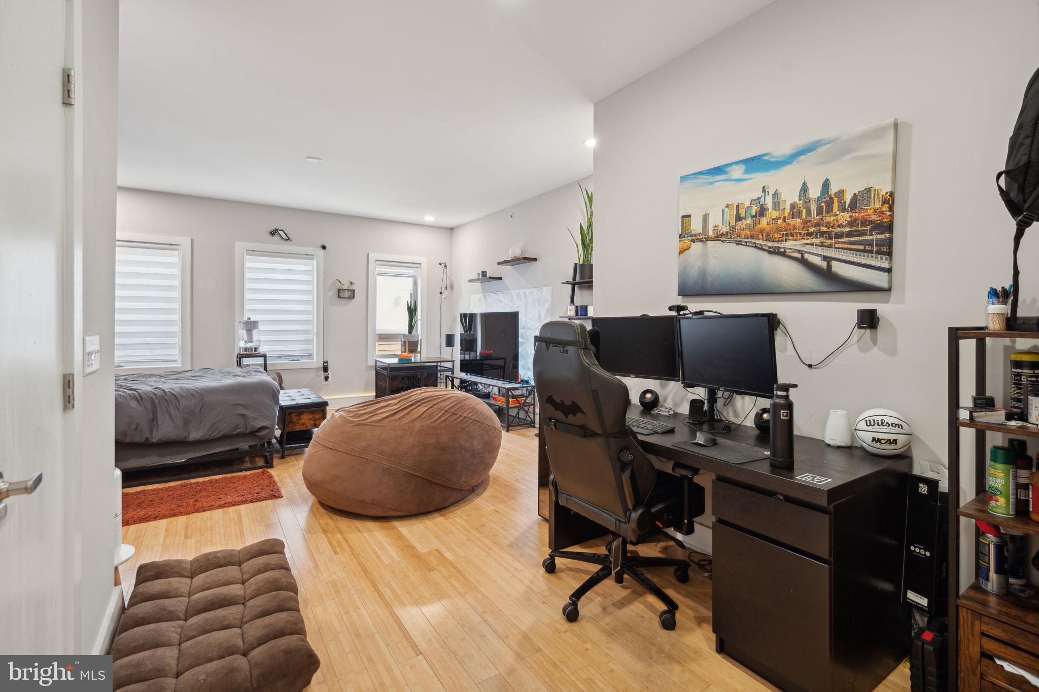 1128 N FRONT STREET B26
