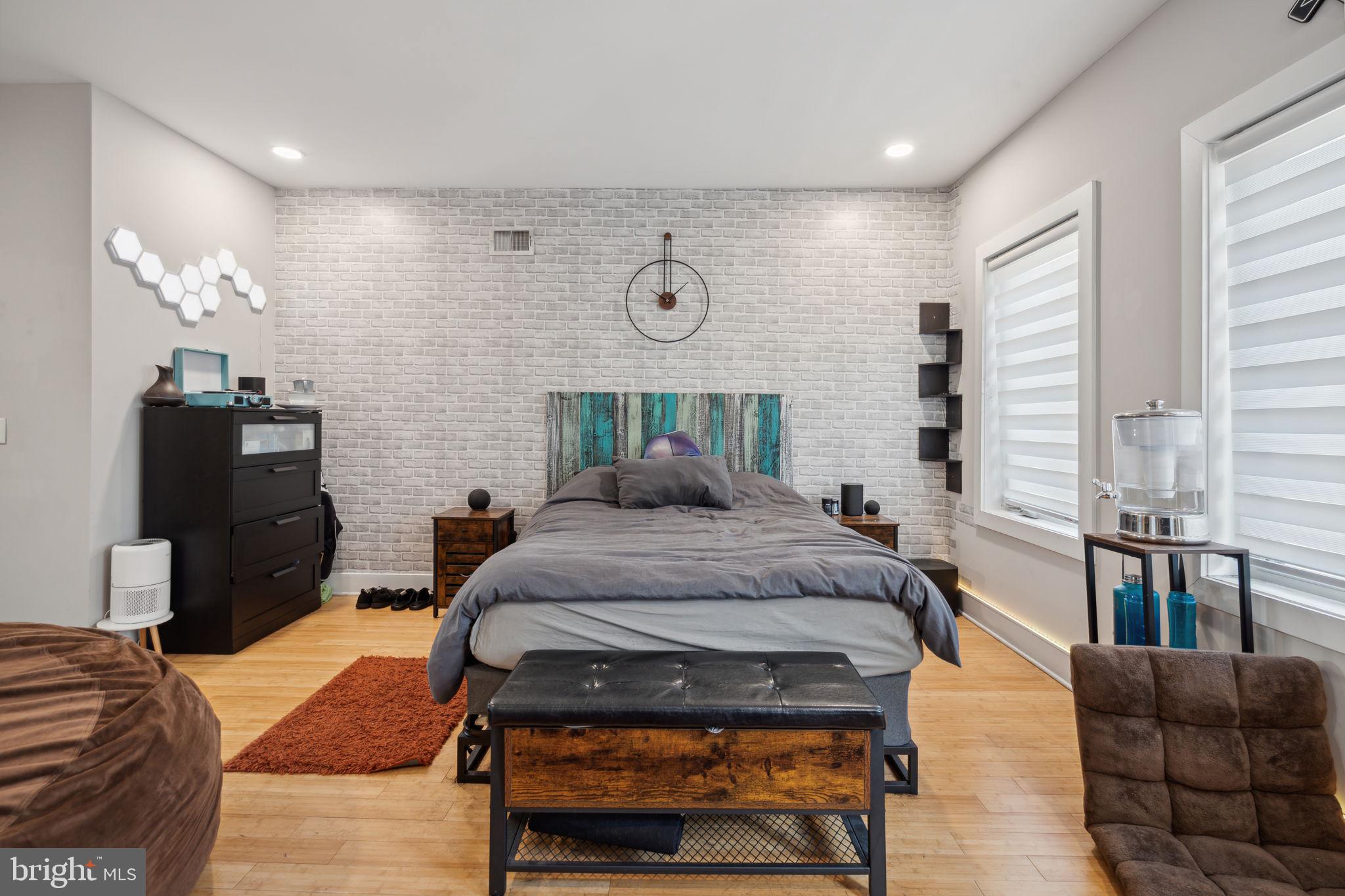 1128 N FRONT STREET B26
