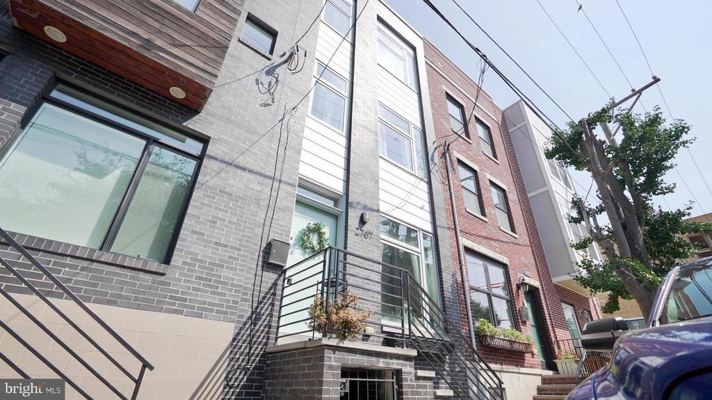 2707 CAMBRIDGE STREET