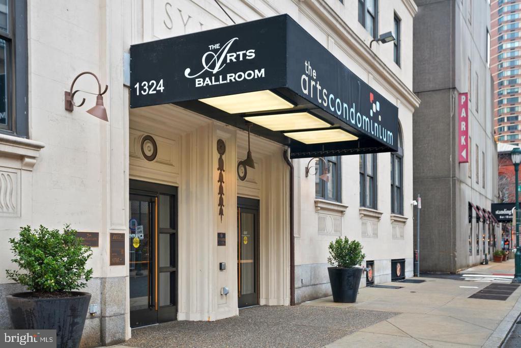 1324 LOCUST STREET 432