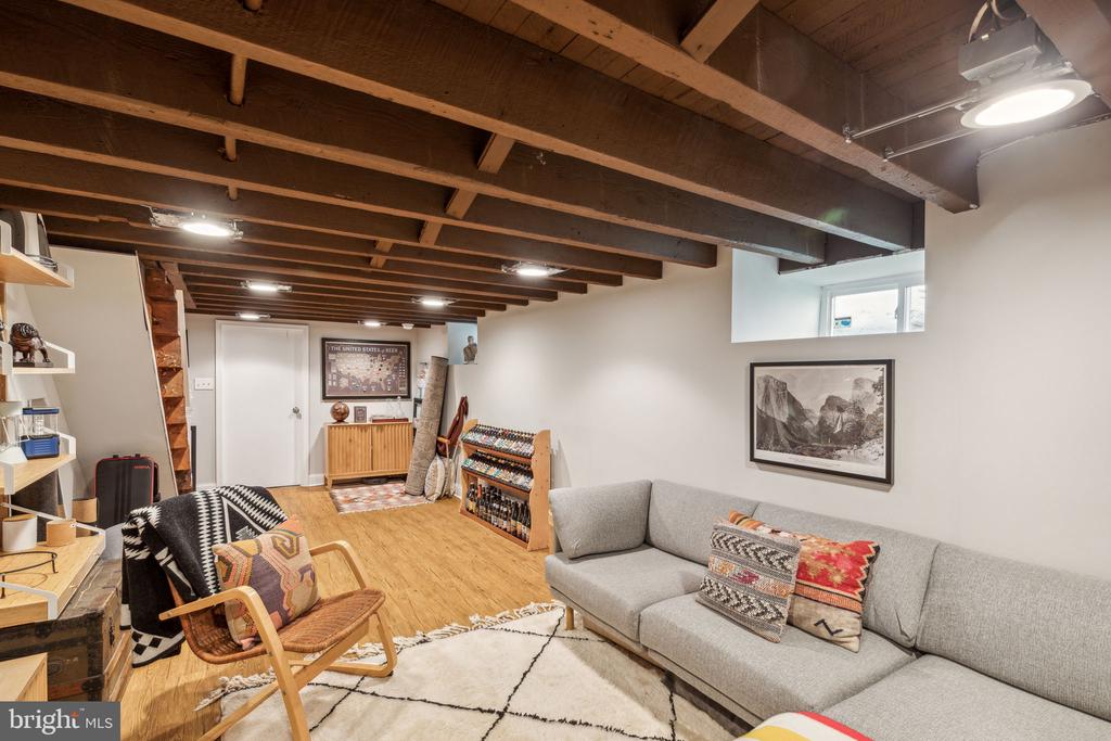 3308 ALMOND STREET