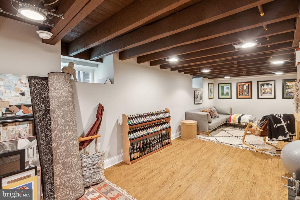 3308 ALMOND STREET