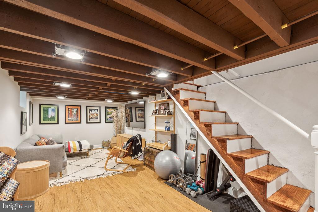 3308 ALMOND STREET