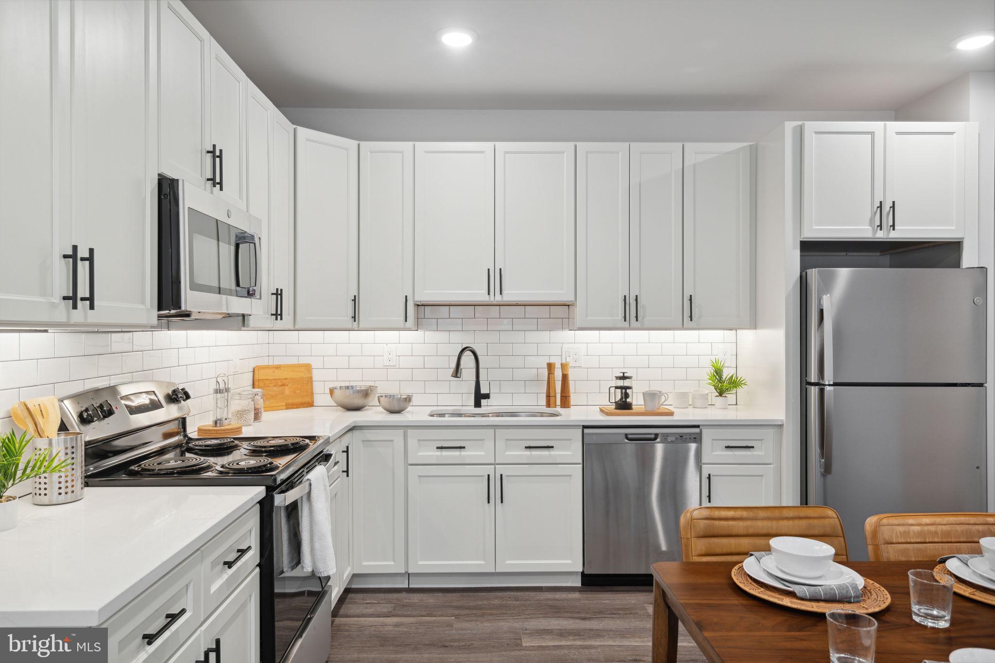 101 W OXFORD STREET 402