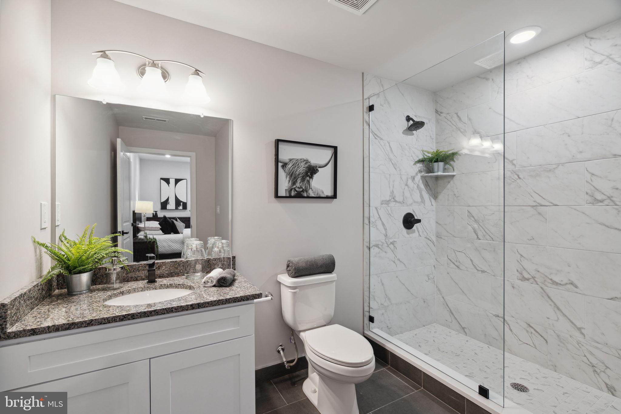 101 W OXFORD STREET 402