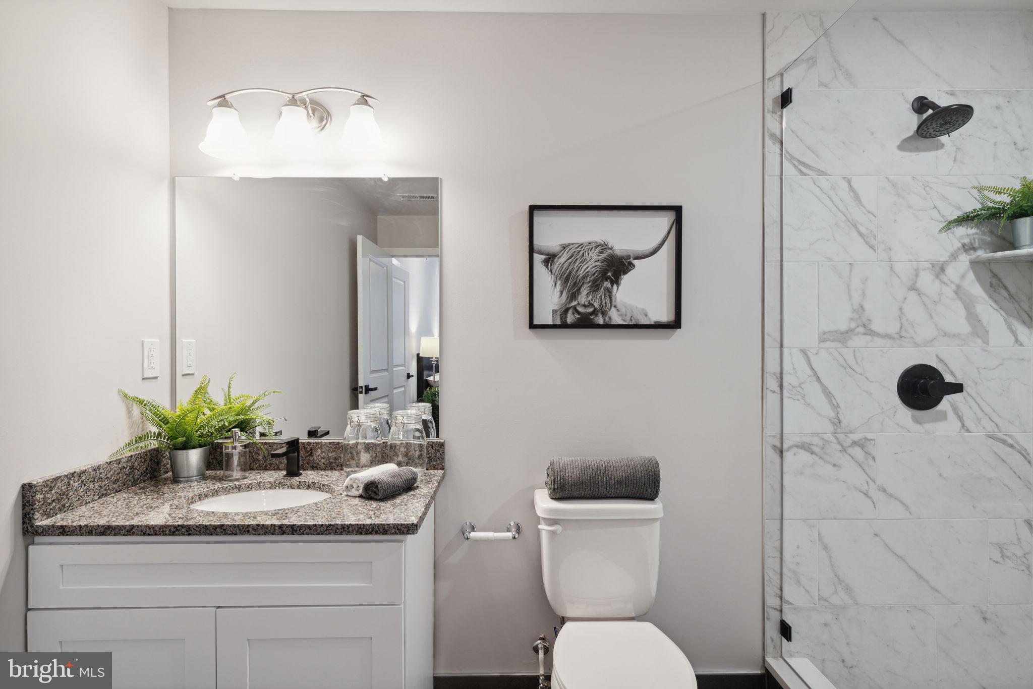 101 W OXFORD STREET 402