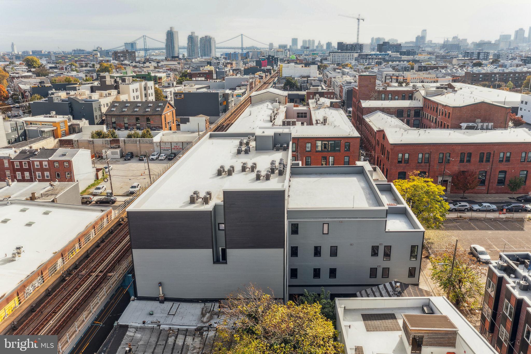 101 W OXFORD STREET 402