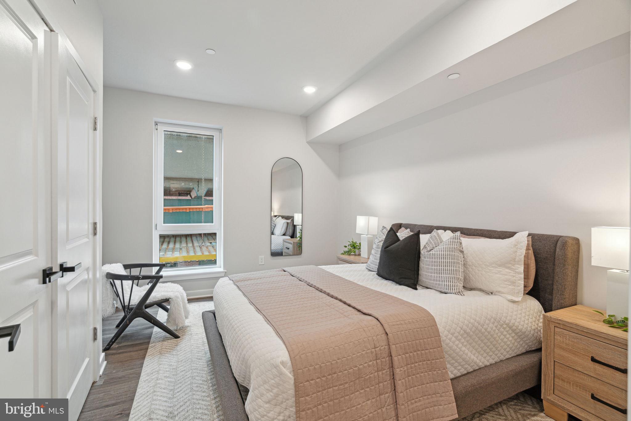 101 W OXFORD STREET 506