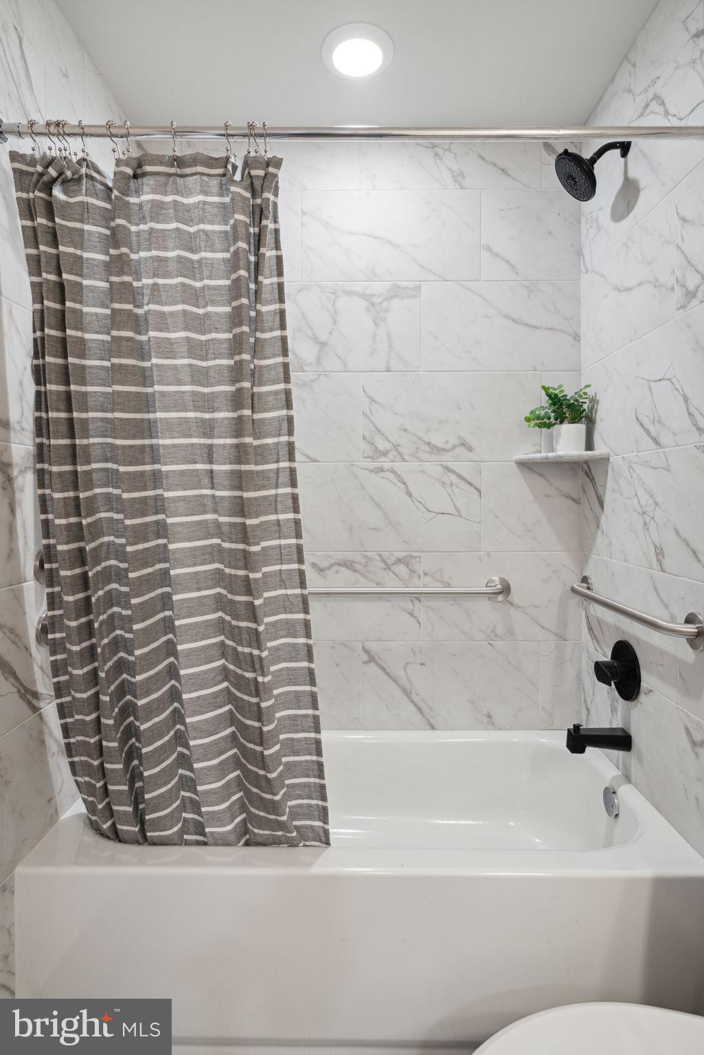 101 W OXFORD STREET 506