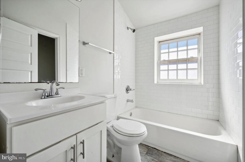 5011 GERMANTOWN AVENUE B