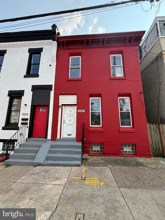 2030 W WESTMORELAND STREET