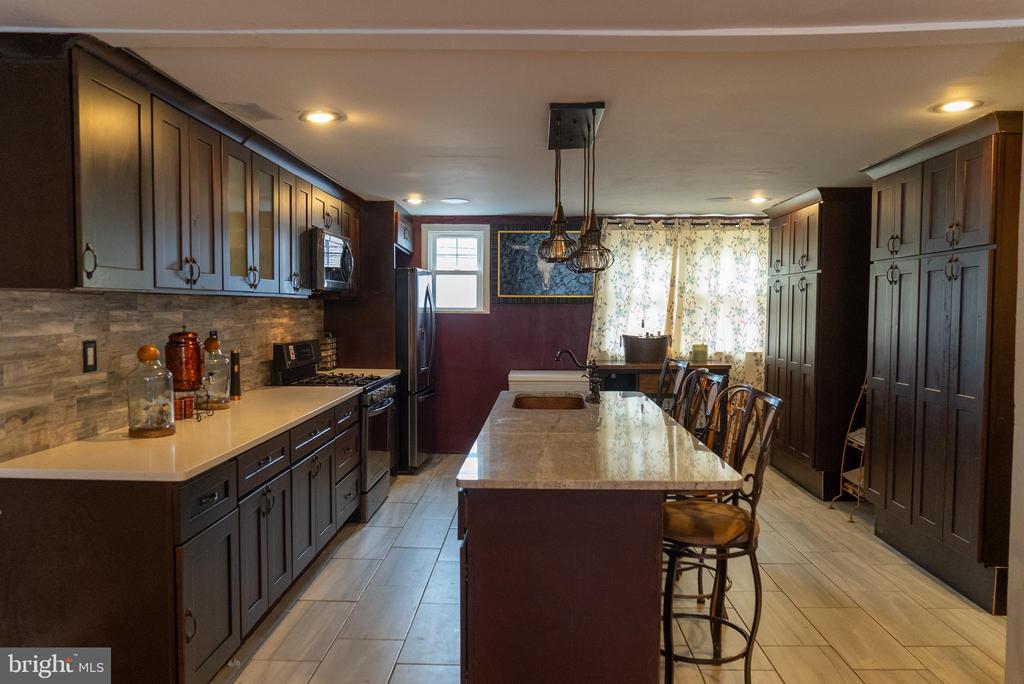 7557 BRENTWOOD ROAD