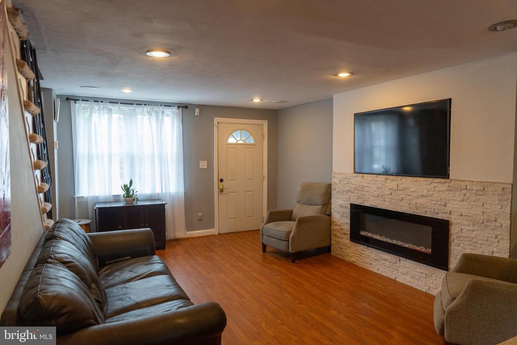 7557 BRENTWOOD ROAD