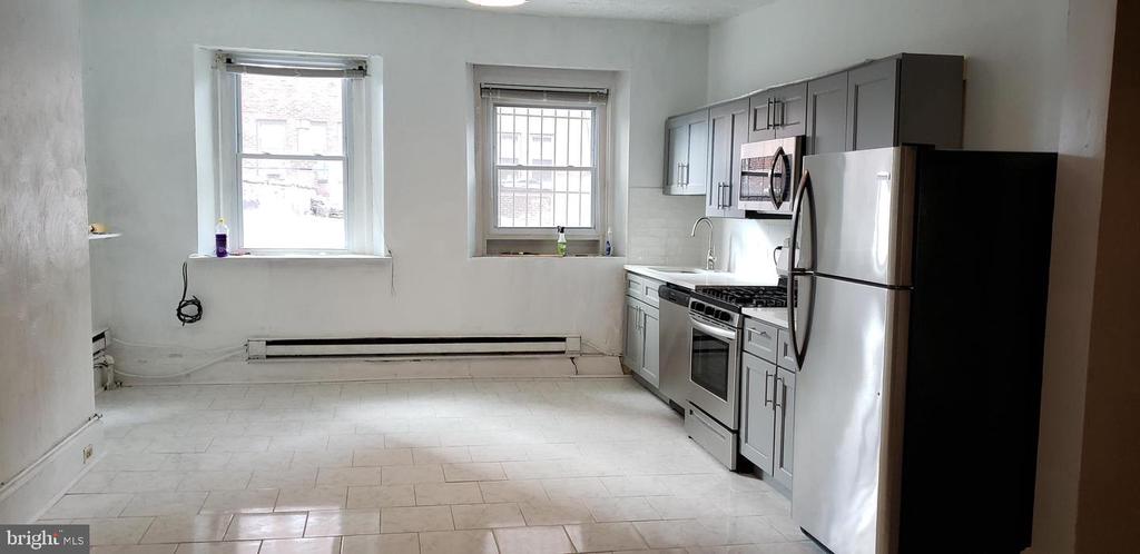1304 WALNUT STREET 3