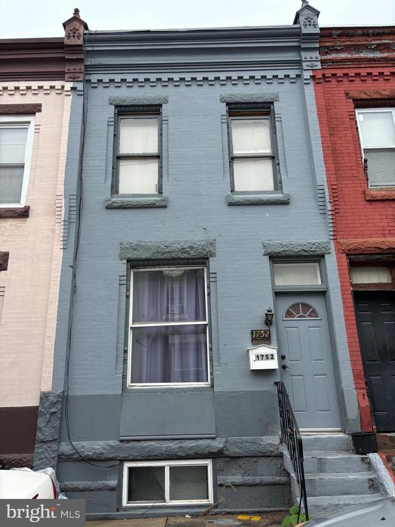 1752 N NEWKIRK STREET