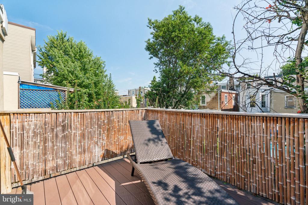 2055 E FLETCHER STREET