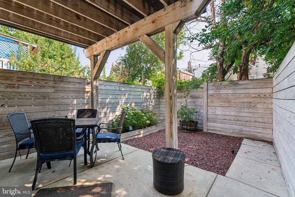 2055 E FLETCHER STREET